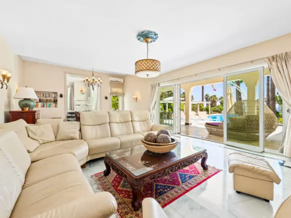 6-bedroom Villa In Estepona, Spain (952 M²)