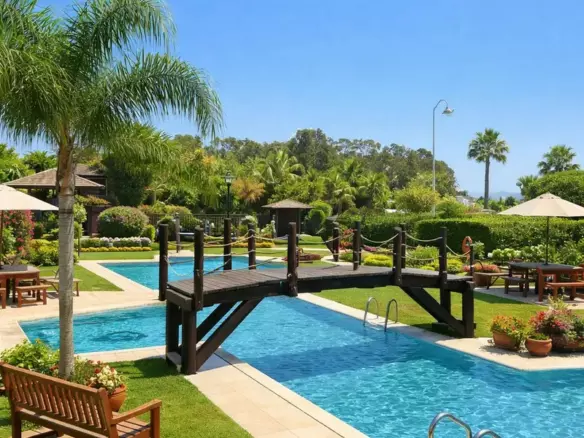 2-bedroom Apartment In Estepona, Spain (120 M²)