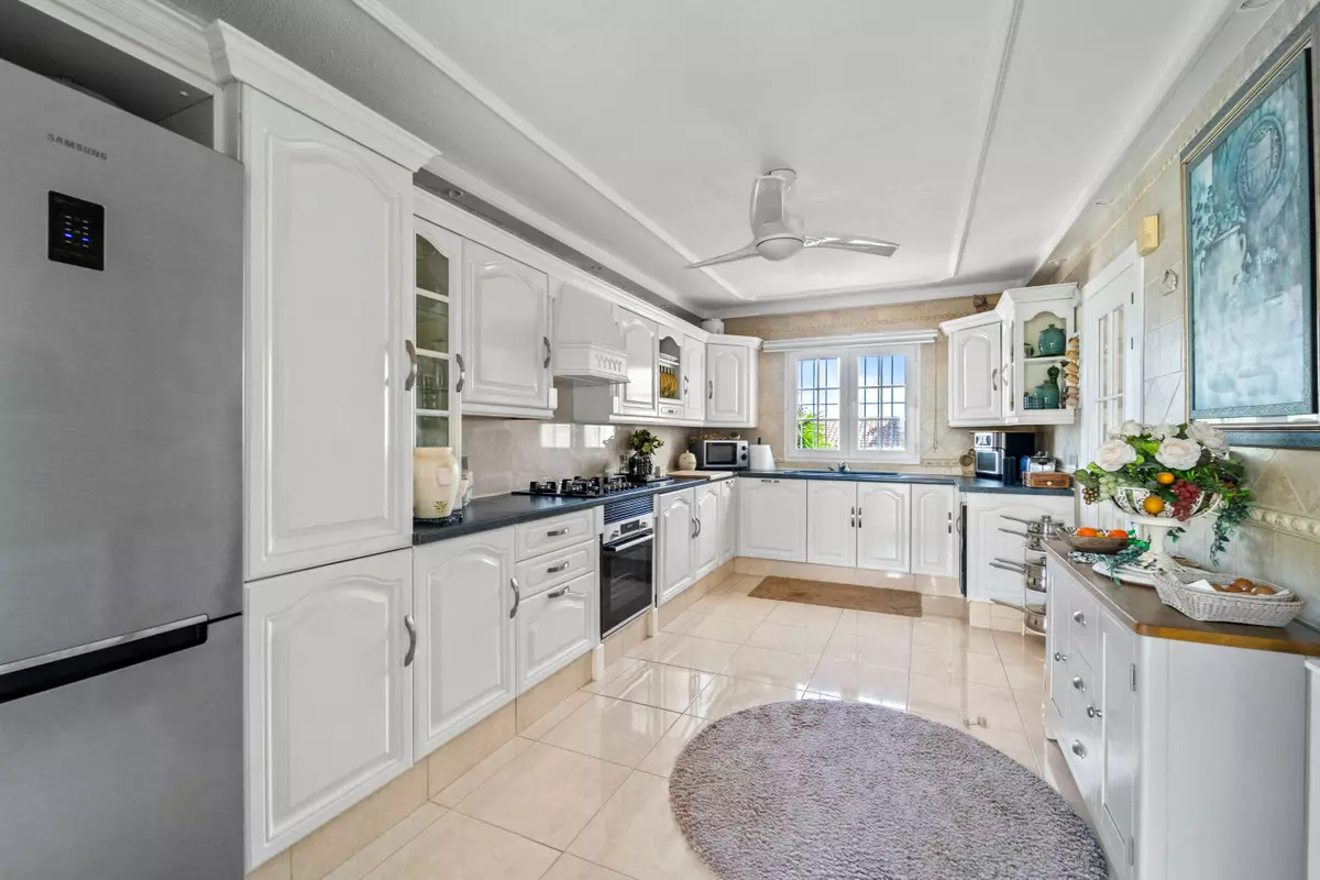 3-bedroom Villa In Orihuela, Spain (120 M²)