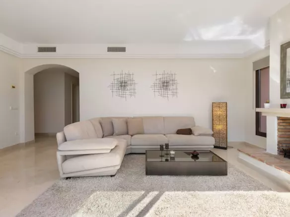 2-bedroom Apartment In Benahavis, Spain (102 M²)