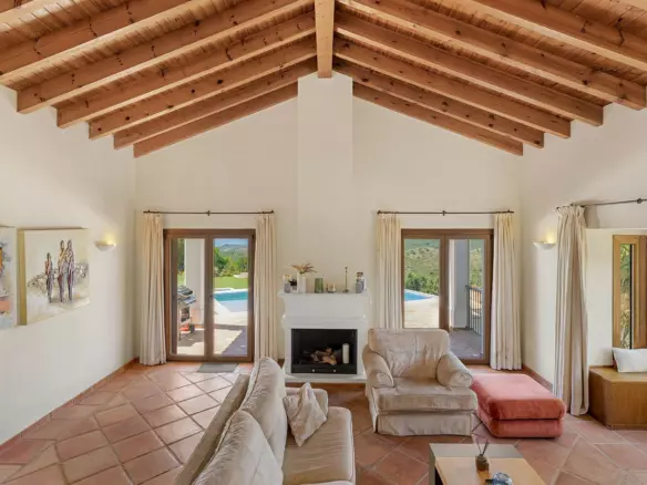 5-bedroom Villa In Benahavis, Spain (414 M²)