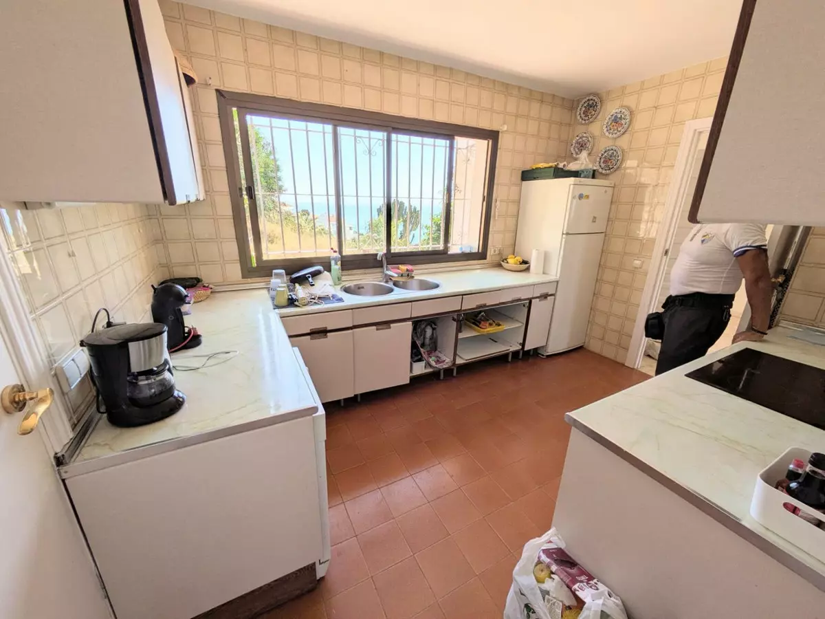 3-bedroom Villa In Benalmádena, Spain (197 M²)