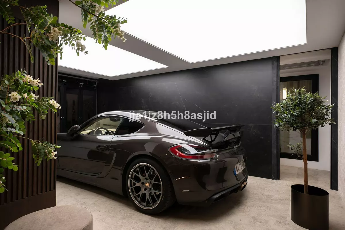 4-bedroom Villa In Marbella, Spain (519 M²)