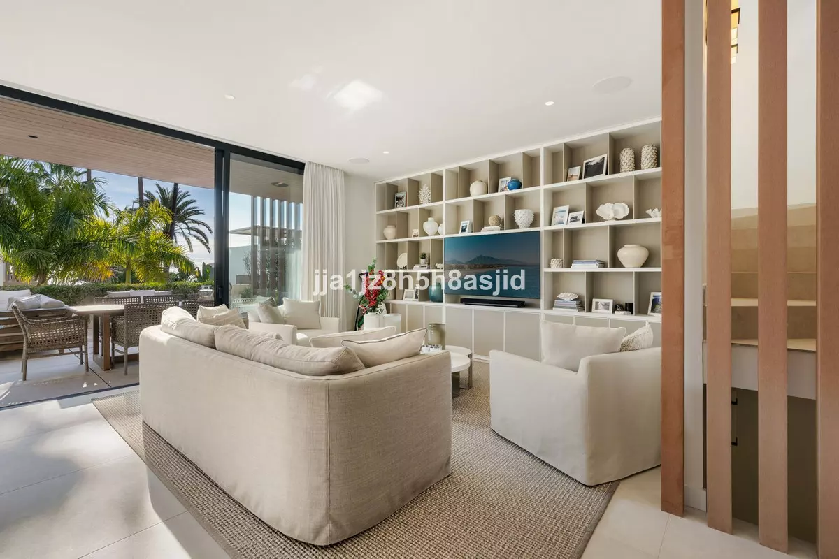 4-bedroom Villa In Marbella, Spain (421 M²)