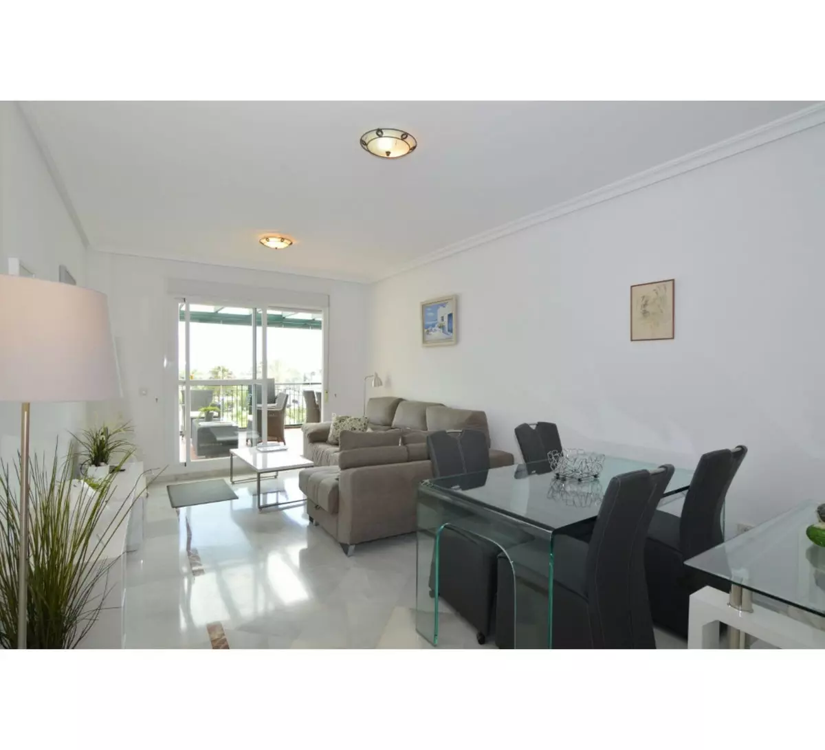 ShowFeedImage-8931cf 2-bedroom Apartment In Marbella, Spain (102 M²)