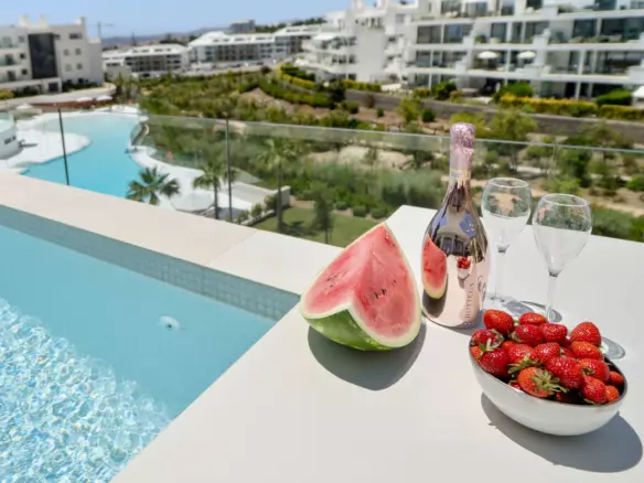 3-bedroom Apartment In Fuengirola, Spain (153 M²)