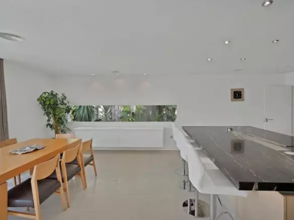 6-bedroom Villa In Marbella, Spain (413 M²)