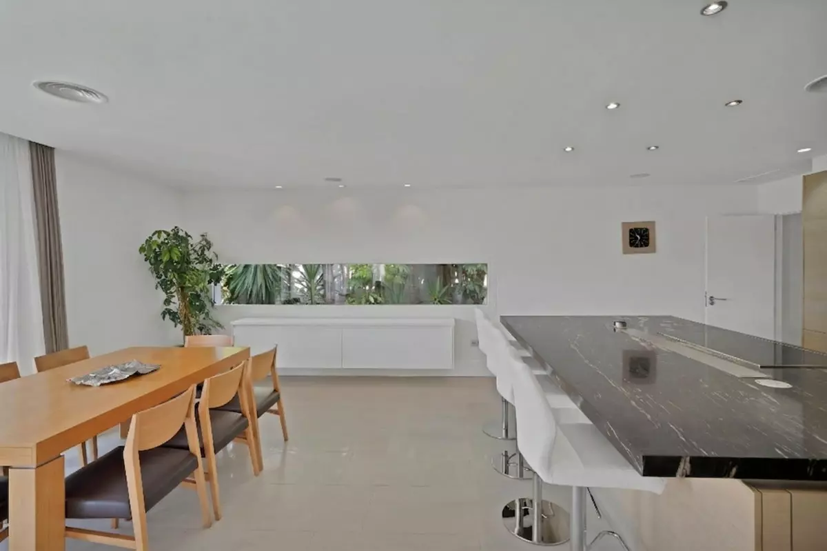 6-bedroom Villa In Marbella, Spain (413 M²)