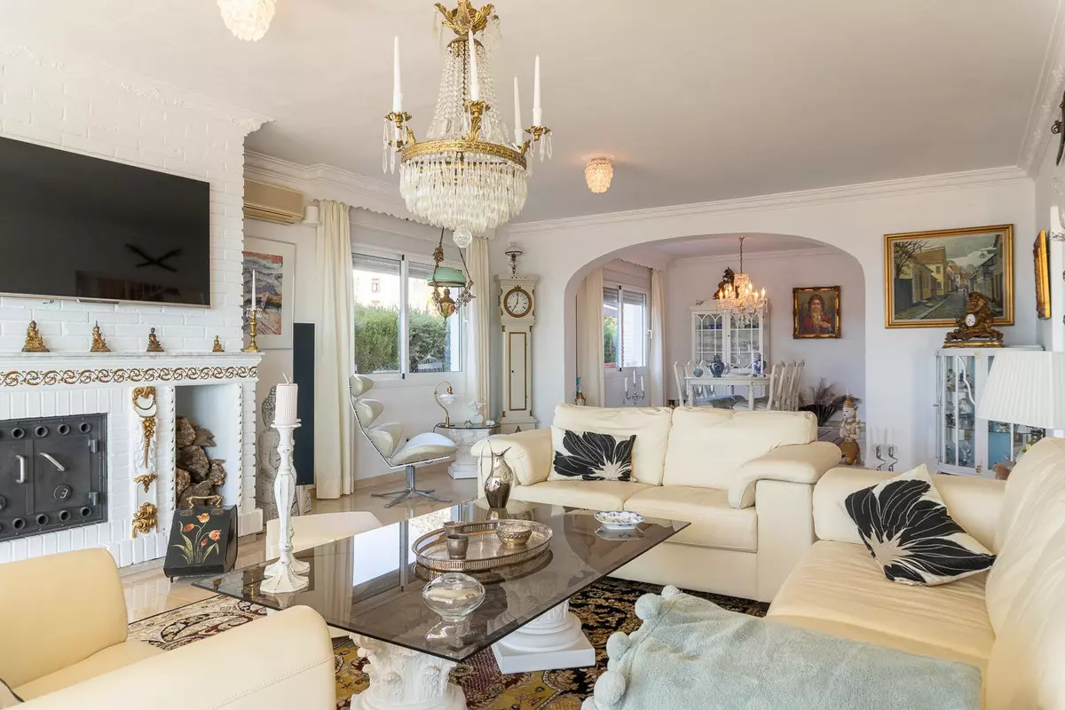 4-bedroom Villa In Benalmádena, Spain (226 M²)