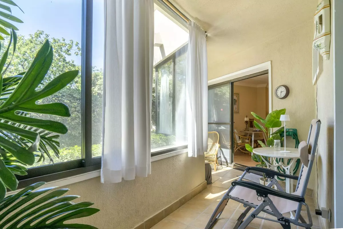 1-bedroom Apartment In Estepona, Spain (57 M²)