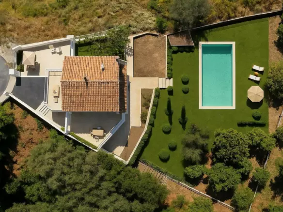 3-bedroom Villa In Marbella, Spain (379 M²)