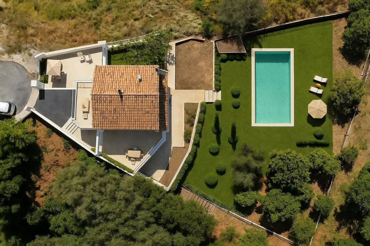 3-bedroom Villa In Marbella, Spain (379 M²)