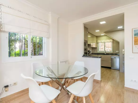 3-bedroom Apartment In Málaga, Spain (104 M²)