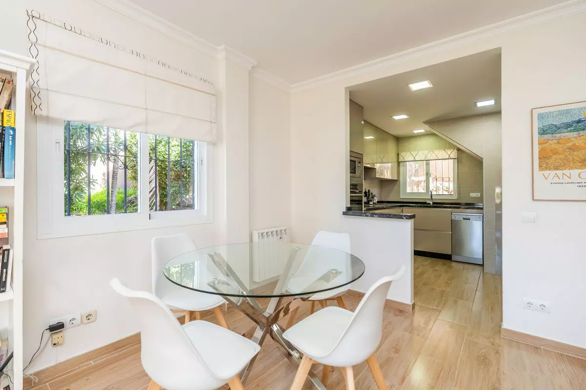 3-bedroom Apartment In Málaga, Spain (104 M²)