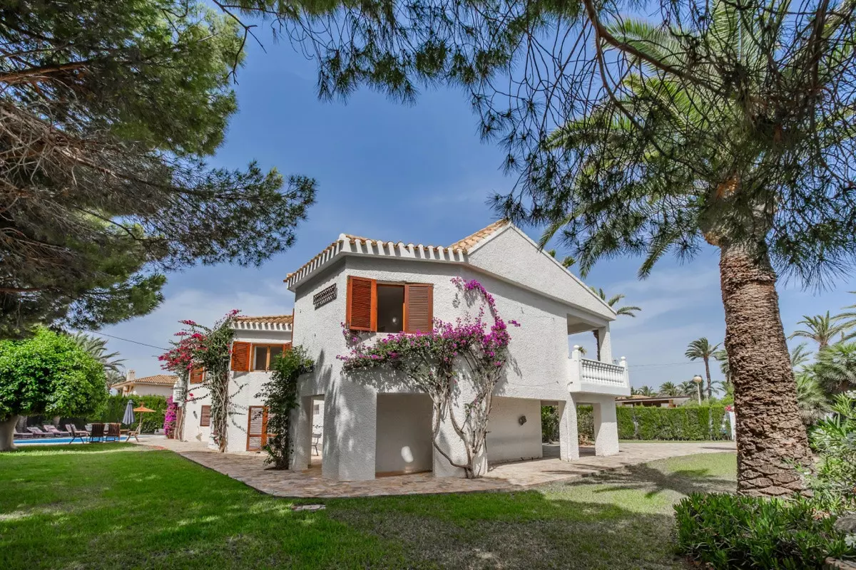 4-bedroom Villa In Orihuela, Spain (300 M²)