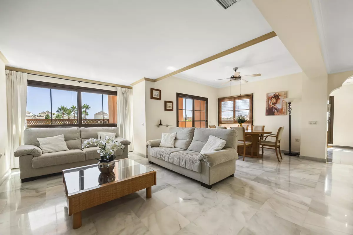 5-bedroom Apartment In Estepona, Spain (205 M²)
