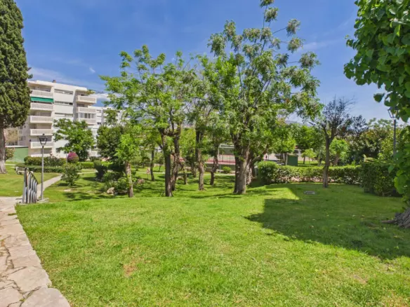 3-bedroom Apartment In Estepona, Spain (82 M²)