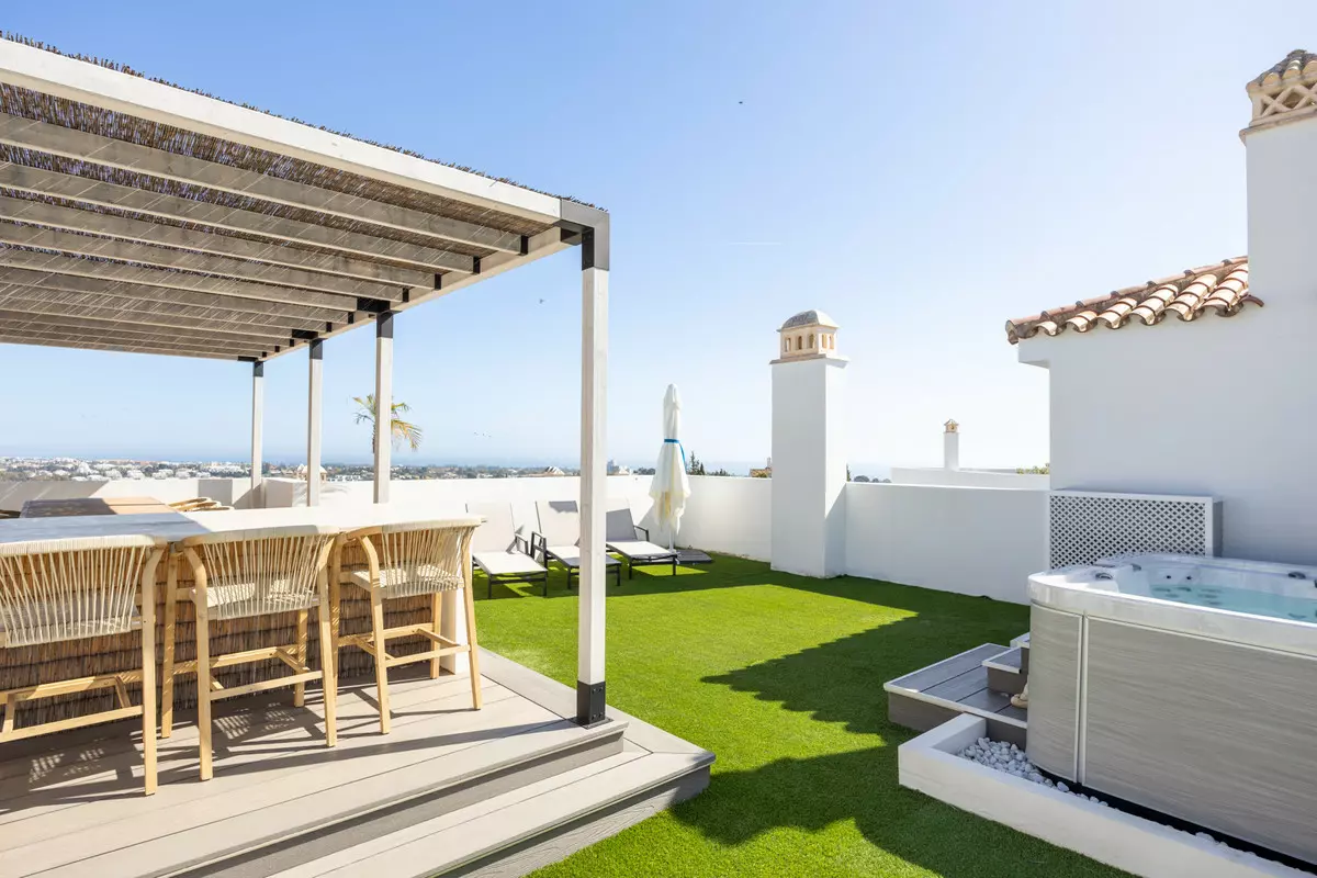 3-bedroom Apartment In Estepona, Spain (141 M²)