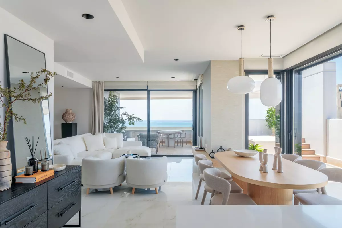 2-bedroom Apartment In Benidorm, Spain (103 M²)