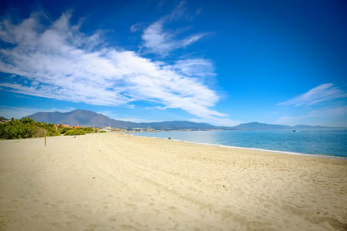 3-bedroom Apartment In Estepona, Spain (107 M²)