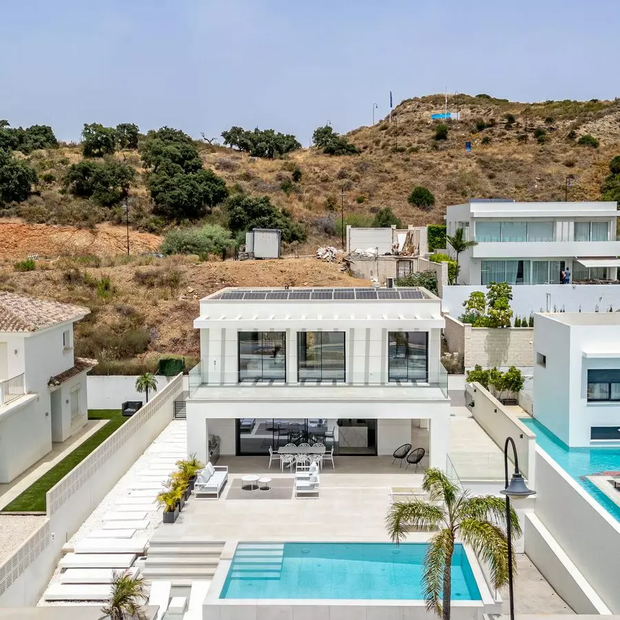 5-bedroom Villa In Mijas, Spain (420 M²)