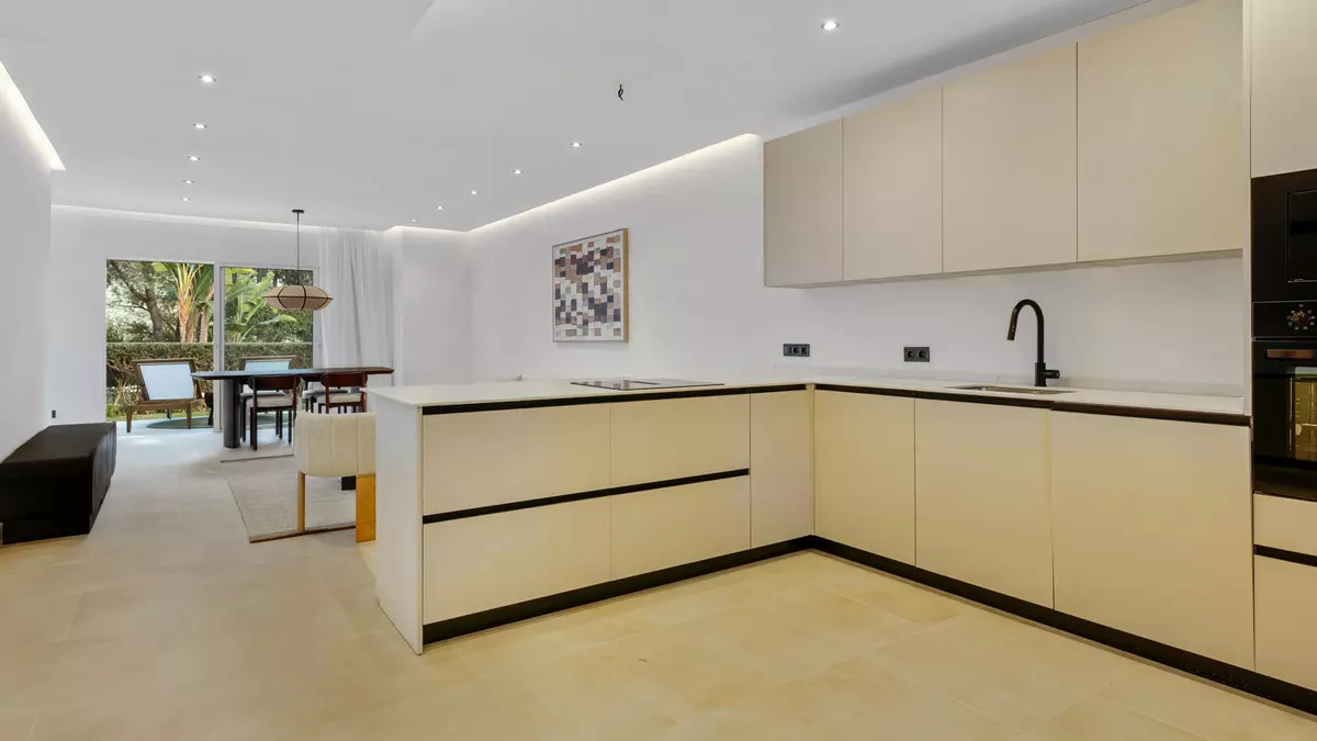 3-bedroom Apartment In Marbella, Spain (117 M²)