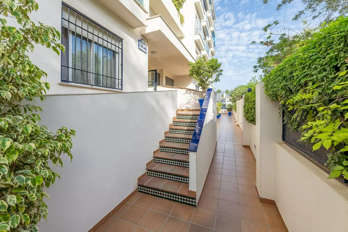 1-bedroom Apartment In Marbella, Spain (64 M²)