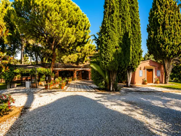 5-bedroom Villa In Marbella, Spain (450 M²)