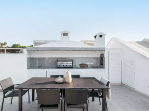 3-bedroom Apartment In Benahavis, Spain (109 M²)