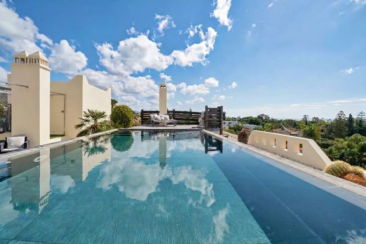 3-bedroom Apartment In Marbella, Spain (363 M²)