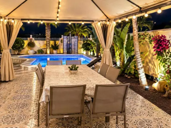 4-bedroom Town House In Benferri, Spain (265 M²)