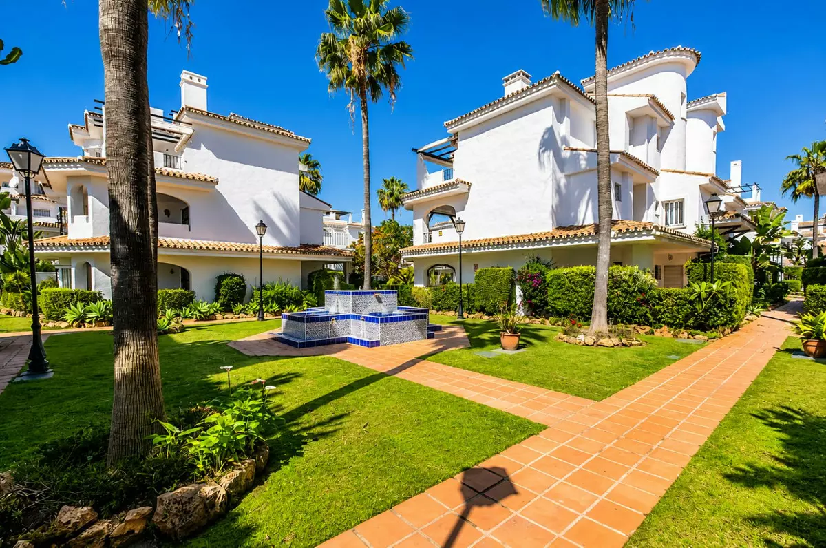 2-bedroom Apartment In Marbella, Spain (110 M²)