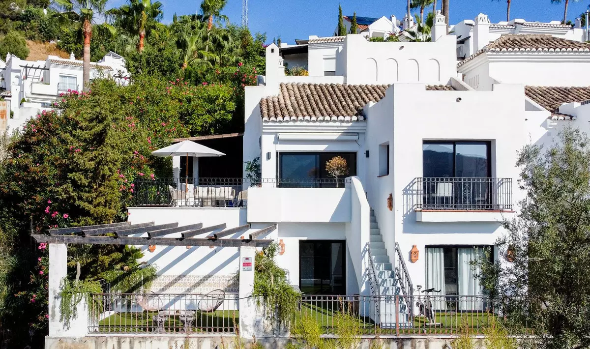 3-bedroom Villa In Istan, Spain (144 M²)