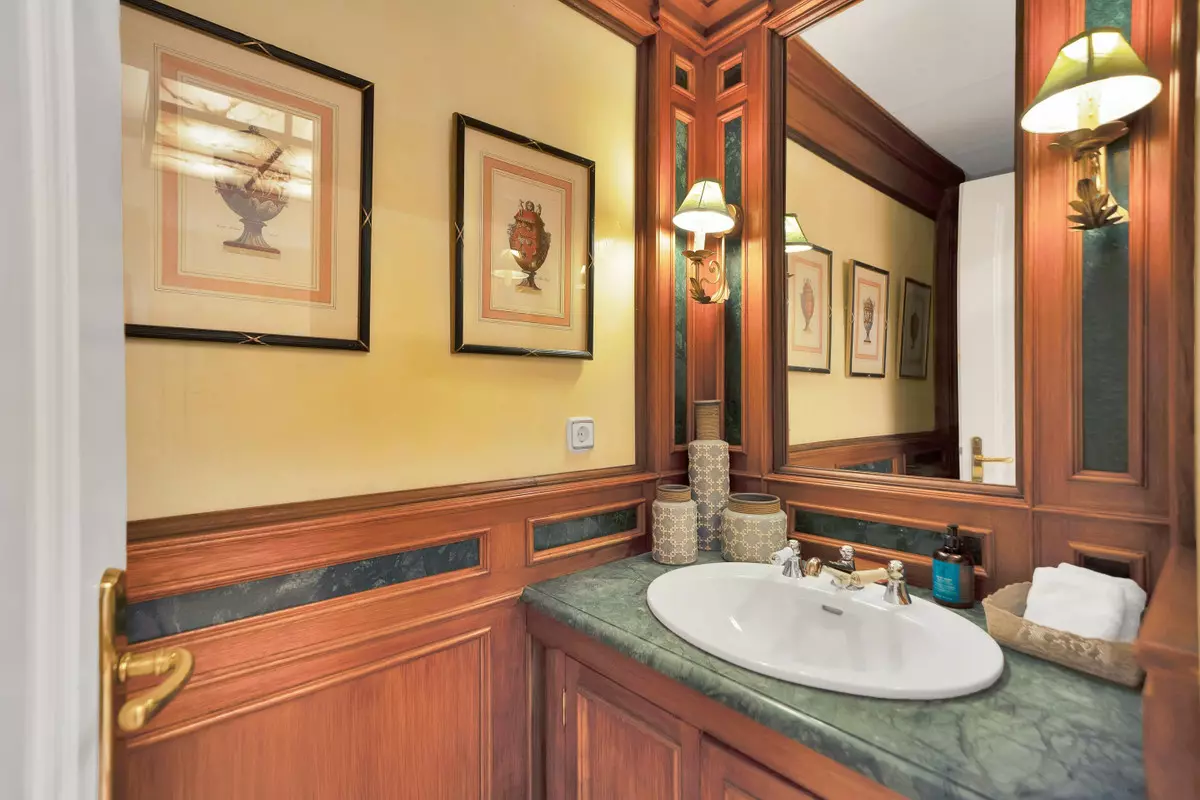 3-bedroom Apartment In Marbella, Spain (289 M²)