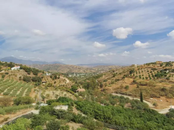 5-bedroom Villa In Coín, Spain (450 M²)