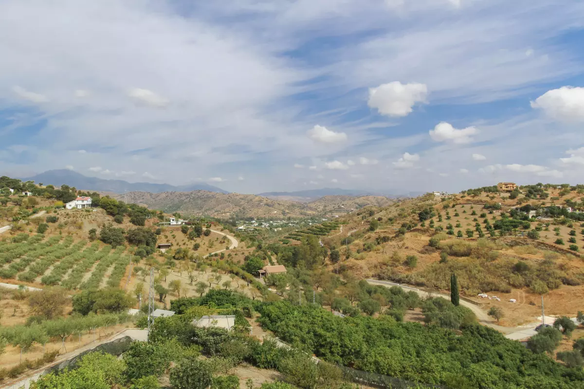 5-bedroom Villa In Coín, Spain (450 M²)