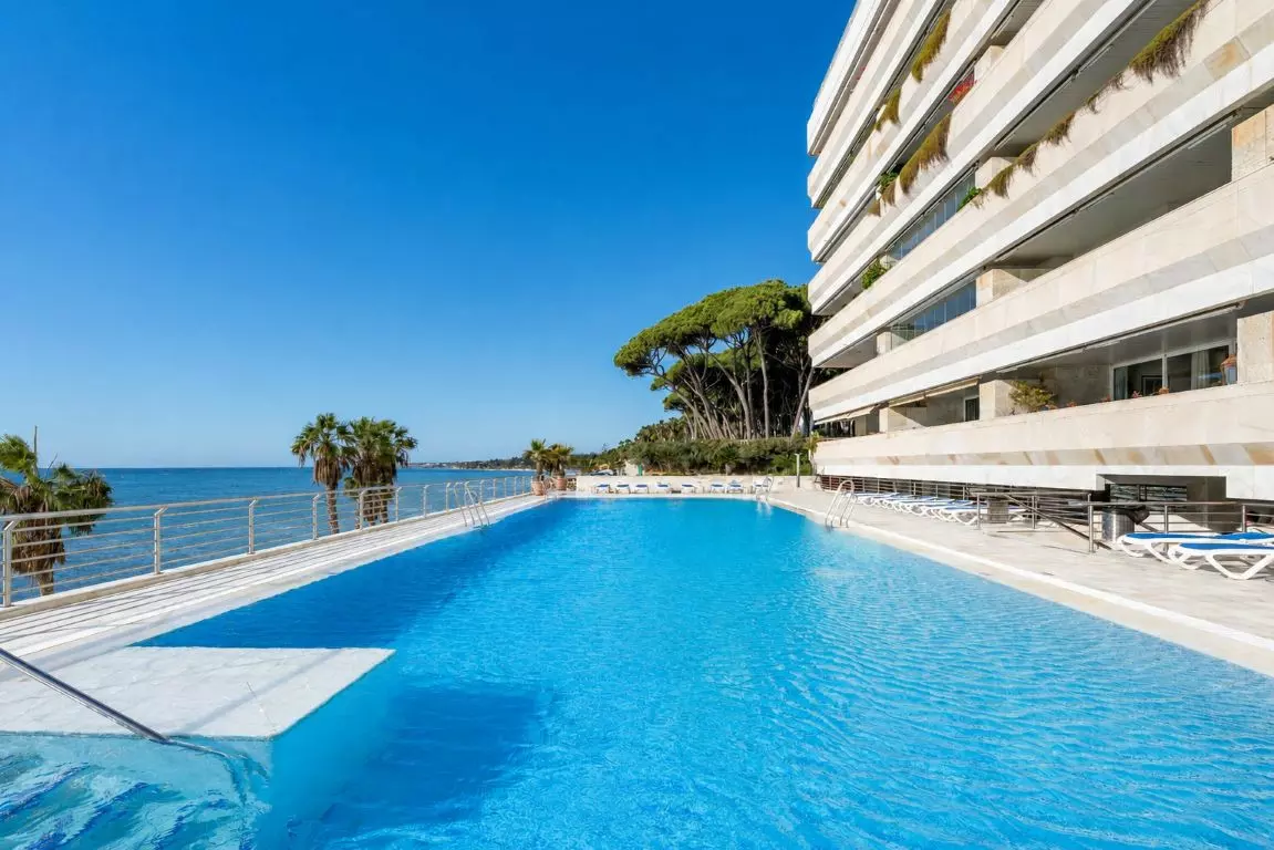 2-bedroom Apartment In Marbella, Spain (127 M²)