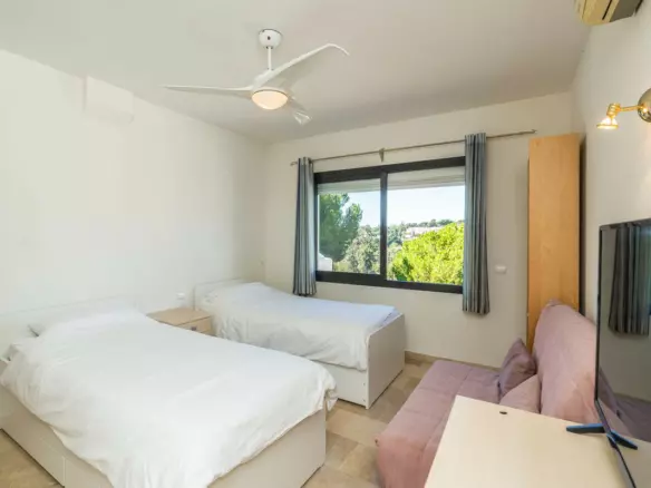 3-bedroom Apartment In Málaga, Spain (104 M²)