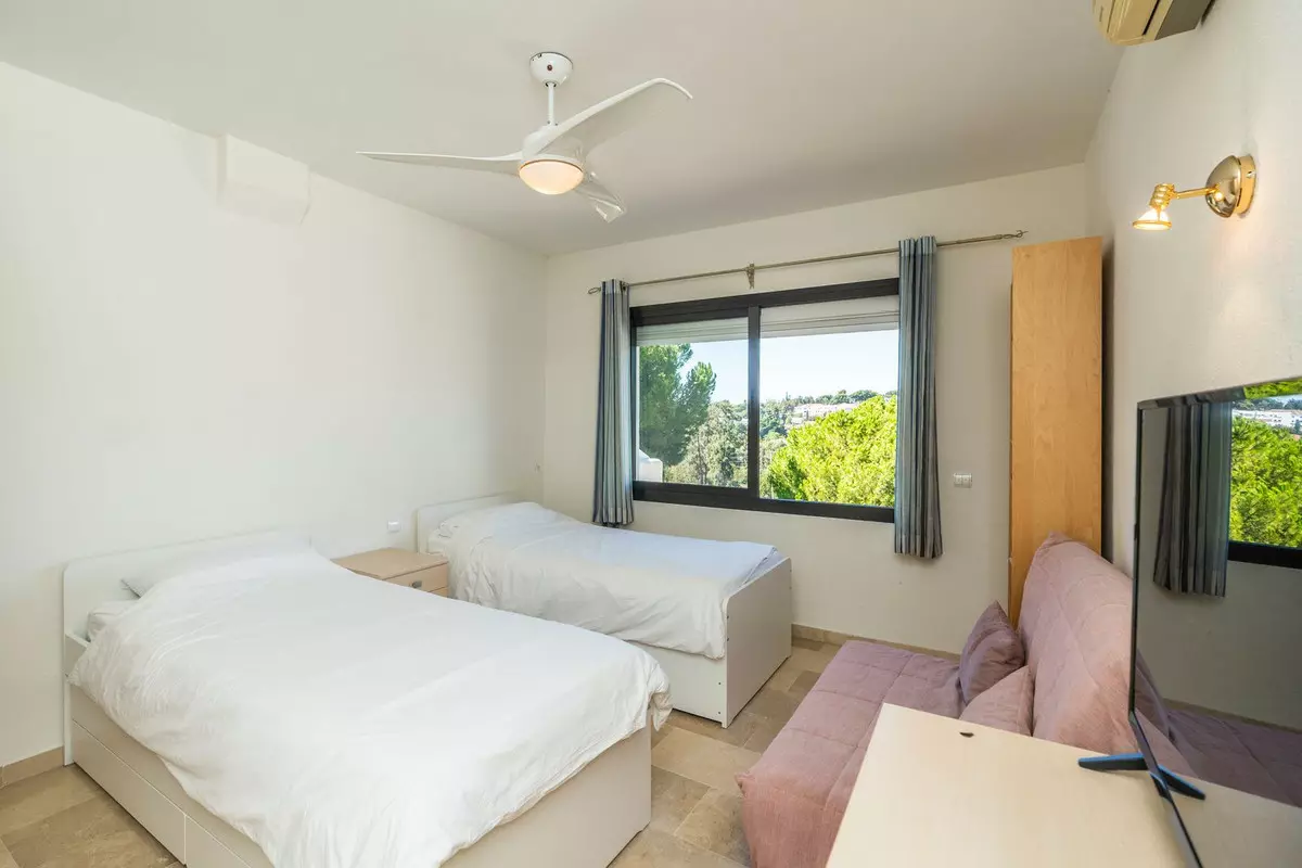 3-bedroom Apartment In Málaga, Spain (104 M²)