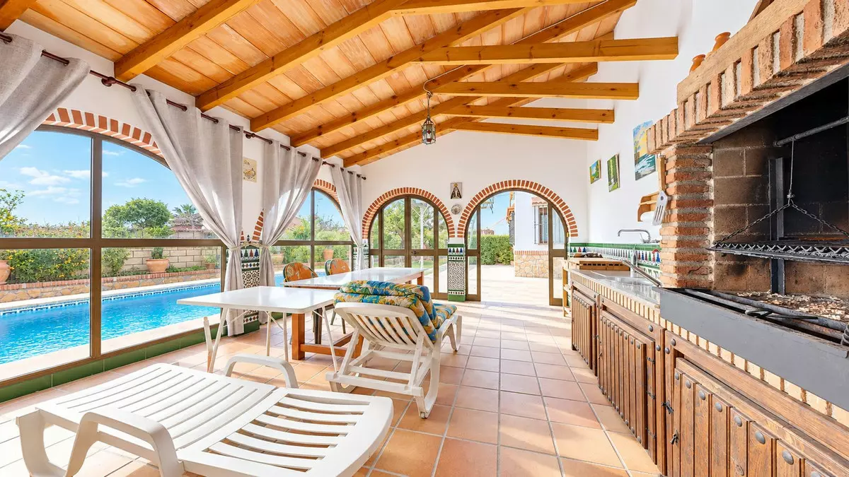 7-bedroom Villa In Benalmádena, Spain (399 M²)