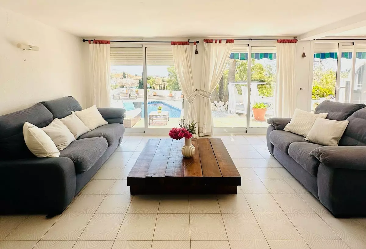 5-bedroom Villa In Benalmádena, Spain (350 M²)