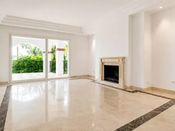 3-bedroom Apartment In Marbella, Spain (162 M²)