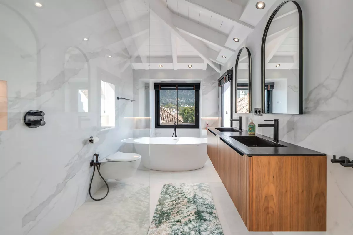 3-bedroom Apartment In Marbella, Spain (193 M²)
