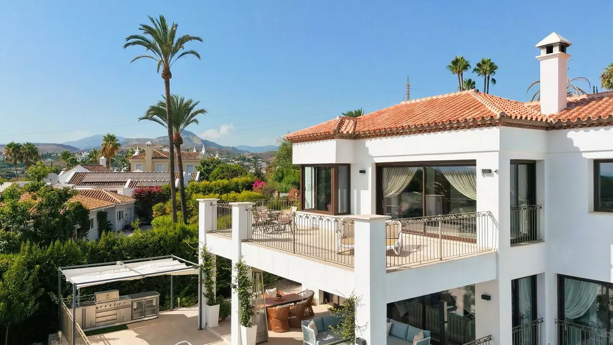 5-bedroom Villa In Estepona, Spain (600 M²)