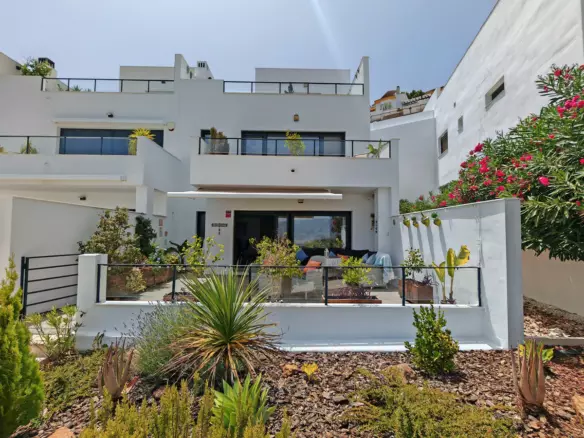 3-bedroom Town House In Marbella, Spain (172 M²)
