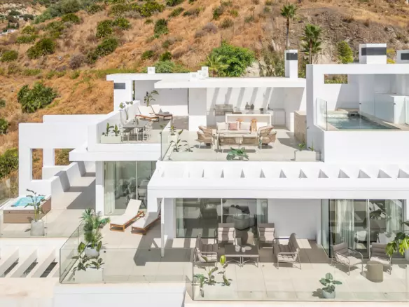 3-bedroom Apartment In Ojen, Spain (267 M²)