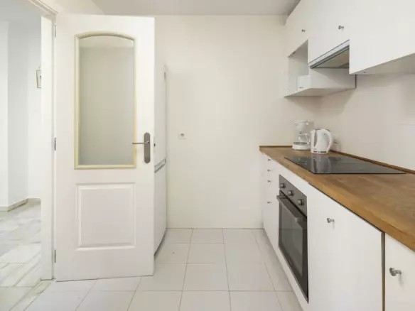 2-bedroom Apartment In Benalmádena, Spain (86 M²)