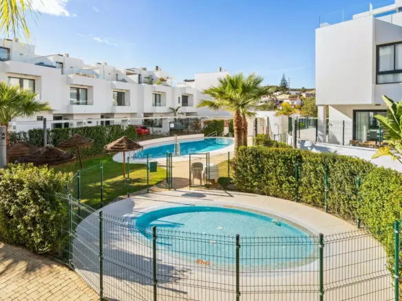 3-bedroom Town House In Fuengirola, Spain (152 M²)