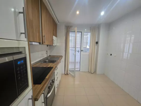 3-bedroom Apartment In Benalmádena, Spain (140 M²)