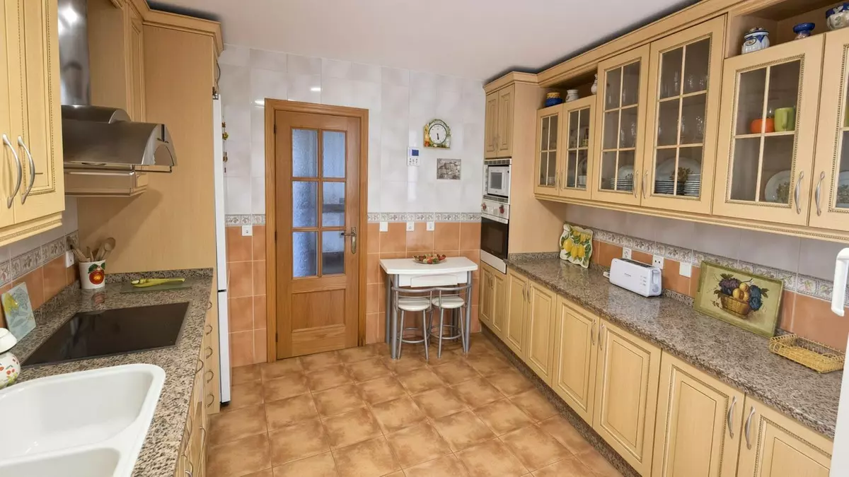 3-bedroom Apartment In Marbella, Spain (100 M²)
